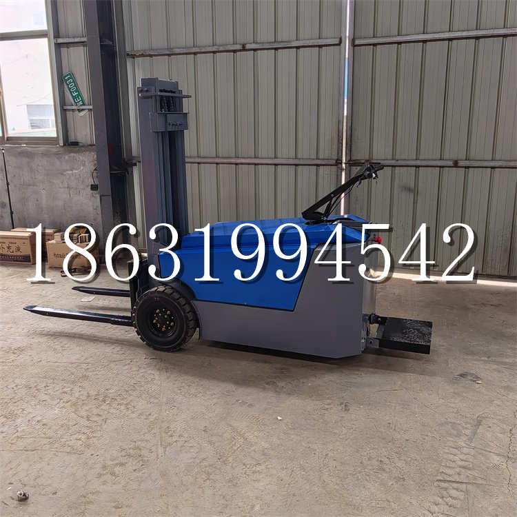 乾安县全电动叉车插腿式堆高车液压装卸车1.5吨升高小型站驾式铲车